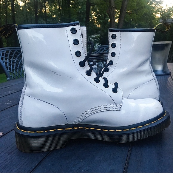 *SOLD* White Doc Martens - Picture 4 of 7