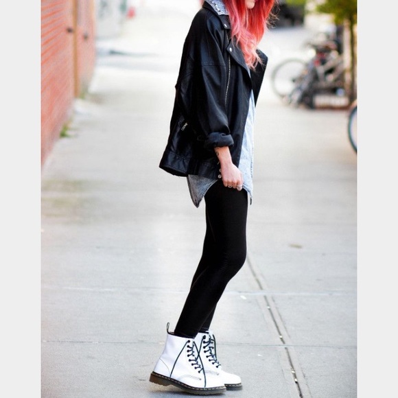 *SOLD* White Doc Martens - Picture 7 of 7