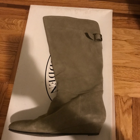 Steve Madden tan Suede boots - Picture 2 of 6