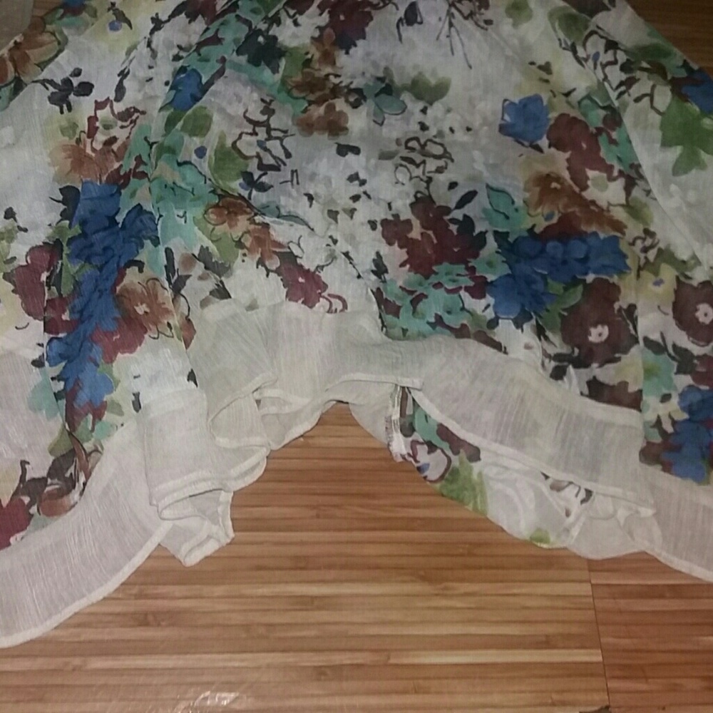 Floral Pattern Top - Picture 3 of 4