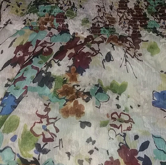 Floral Pattern Top - Picture 2 of 4