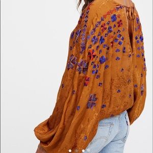 🎵Free People "Music in Time" embroidered top🎵