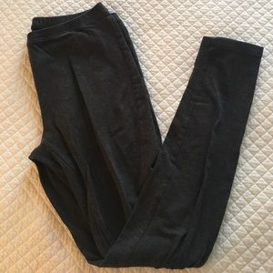 Hue gray leggings. Medium.