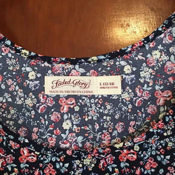 Floral tank - Picture 3 of 3