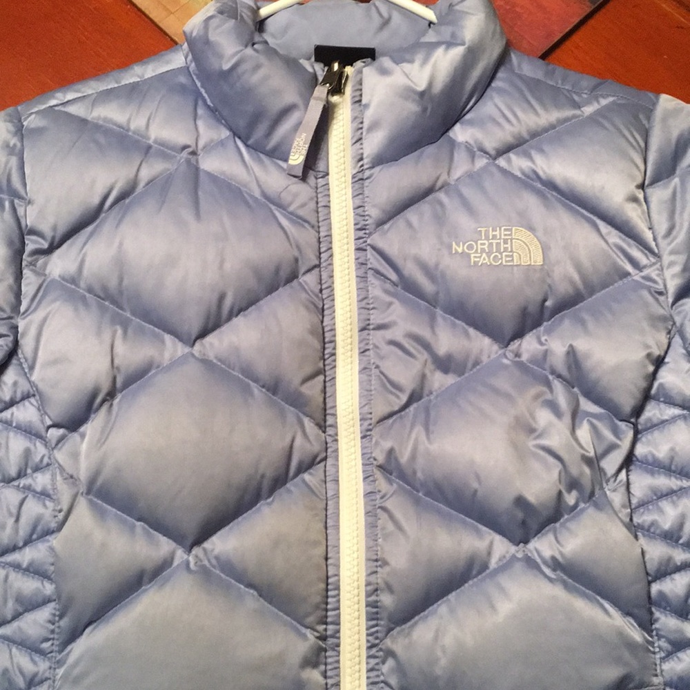 Girls North face down 550 jacket in periwinkle