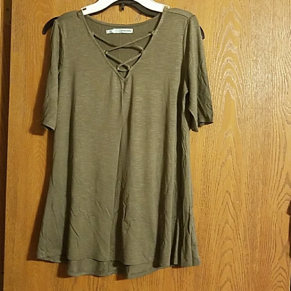 Maurices 1/2 sleeve swing top Sage Green