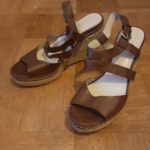 Leather platform sandals