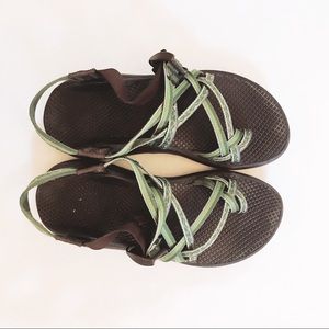 Chacos green double strap with toe loop - size 8