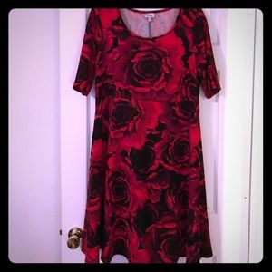 Avenue black/red rose dress
