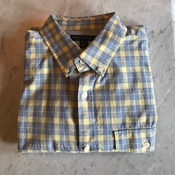 Banana Republic Soft-Wash Button Down 16-16.5 L - Picture 2 of 3