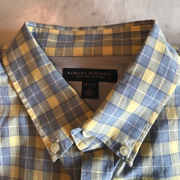 Banana Republic Soft-Wash Button Down 16-16.5 L - Picture 3 of 3