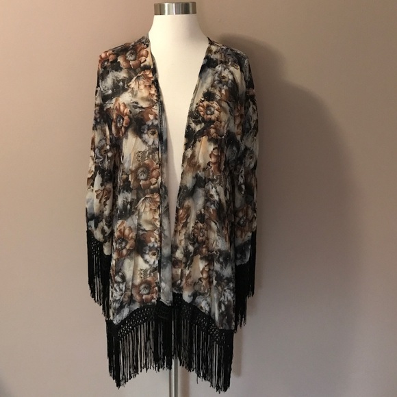 Semi Sheer Floral Fringed Kimono - Picture 4 of 7