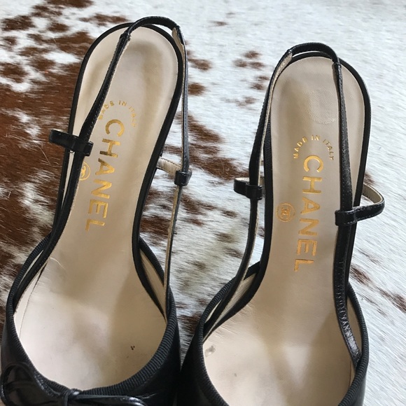 Chanel logo black patent cap toe slingbacks - Picture 3 of 8