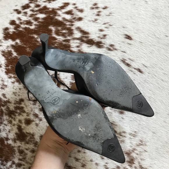 Chanel logo black patent cap toe slingbacks - Picture 5 of 8