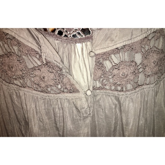 Trinity brand Size M gray Lace tunic - Picture 6 of 7