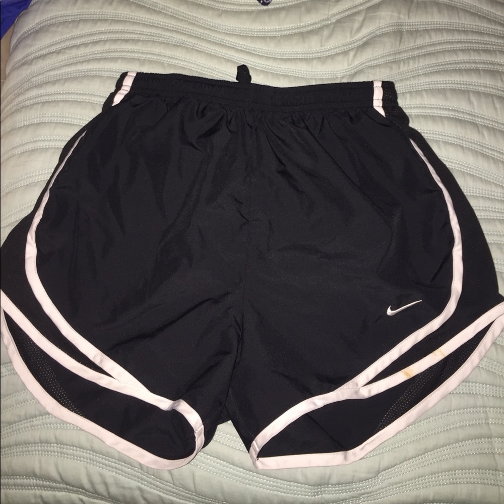 Black nike shorts