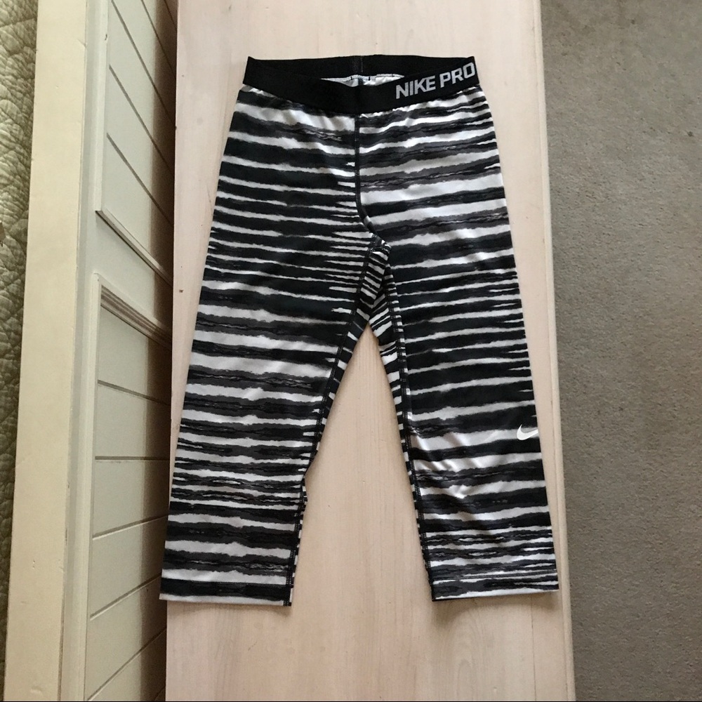 Nike Pro Capri Spandex