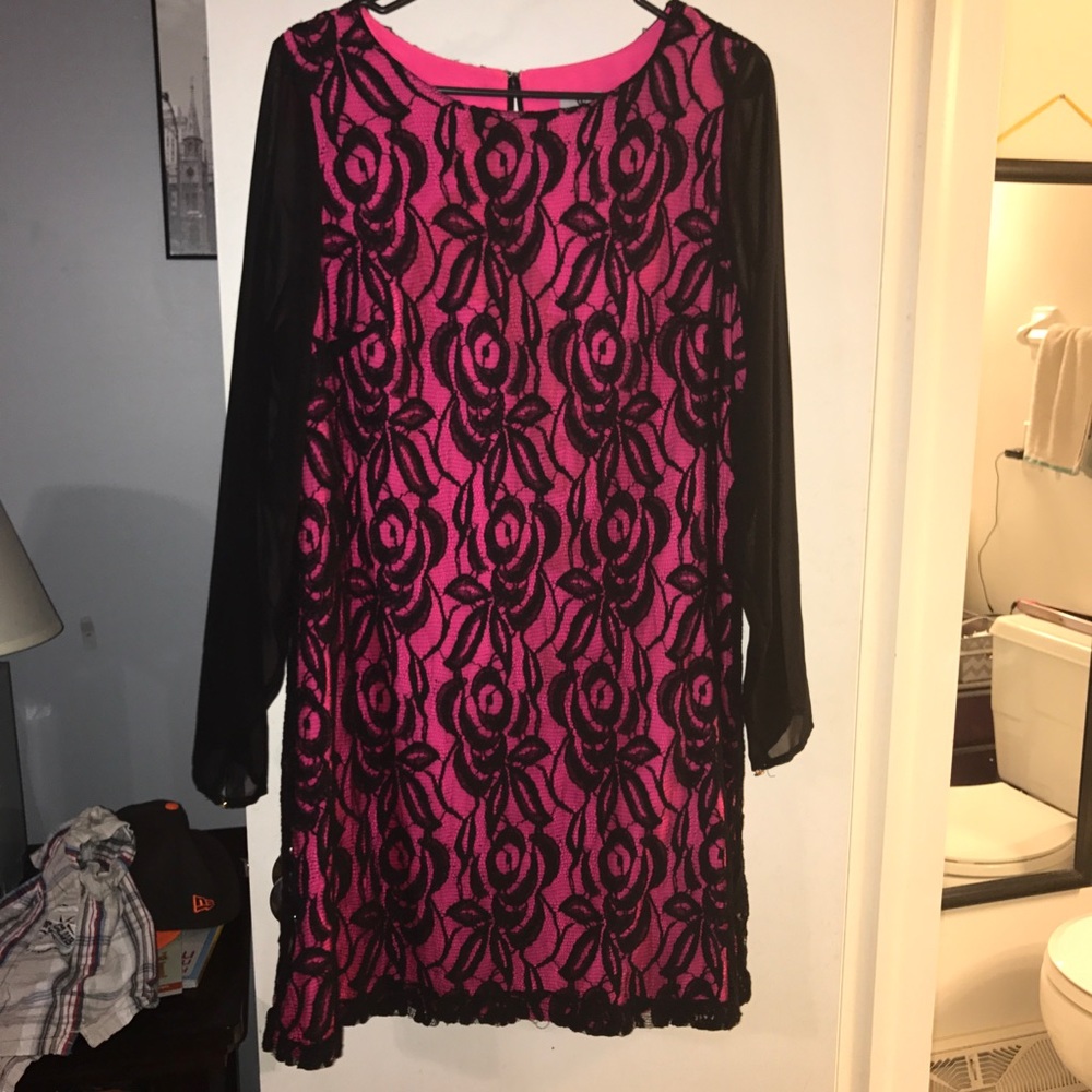 Hot pink and black lace dress!