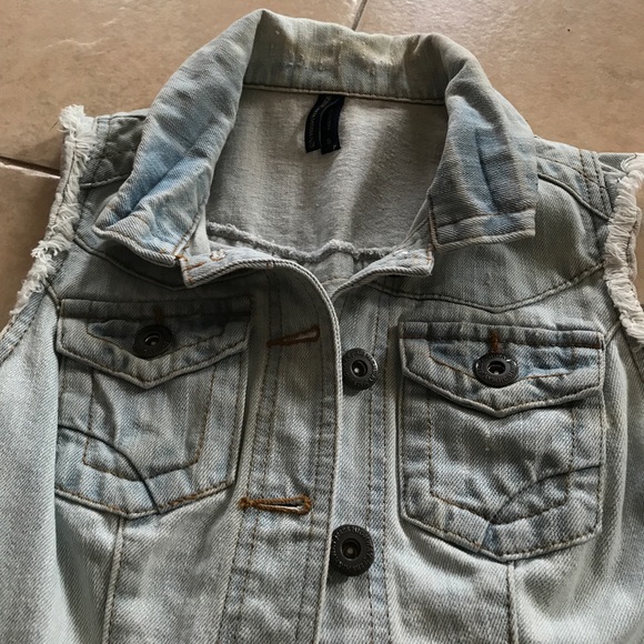 Jean Vest - Picture 3 of 3