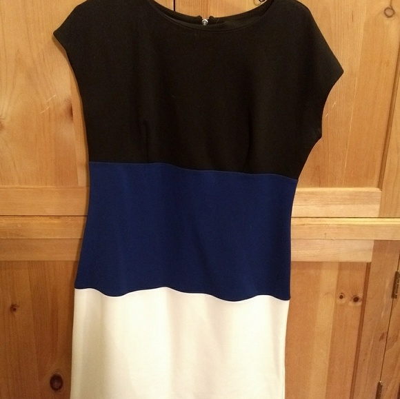 Saint Tropez West Dresses & Skirts - Colorblock shift dress