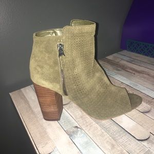 Jessica Simpson Keris Heels in Olive Green size 8
