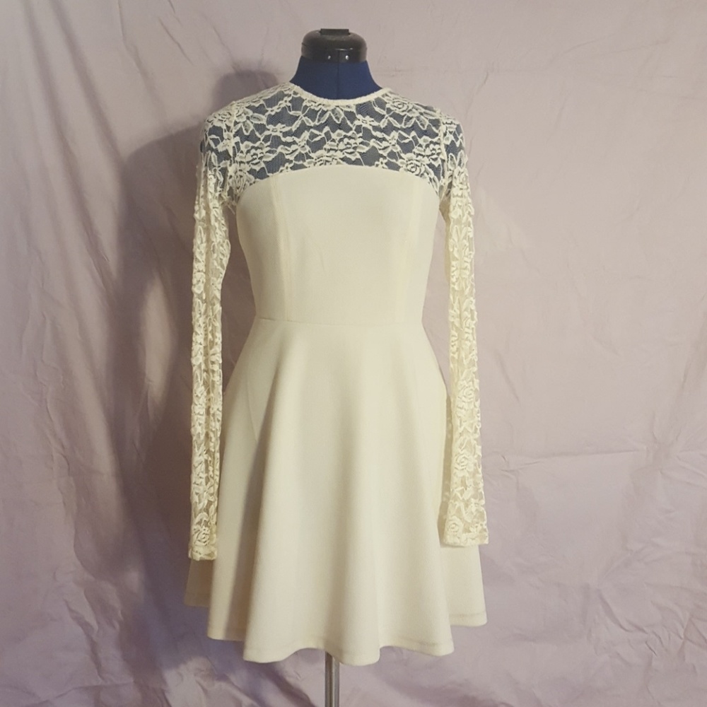 White lace sleeve dress.