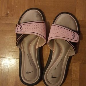 Nike flip flops