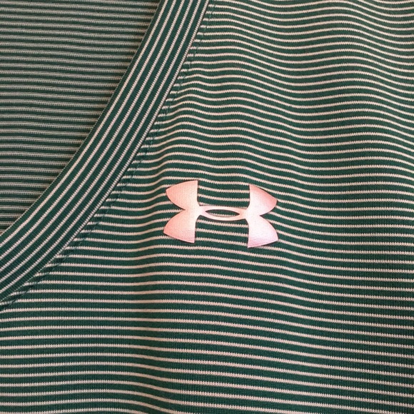 Under Armor v-neck - Picture 2 of 4