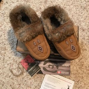 Manitobah Mukluks Fur Trim Moccasin - Size 6