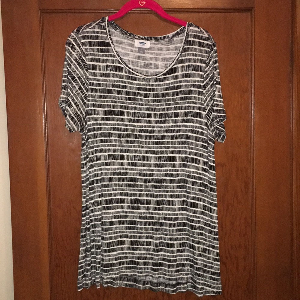 Black and White Old Navy top