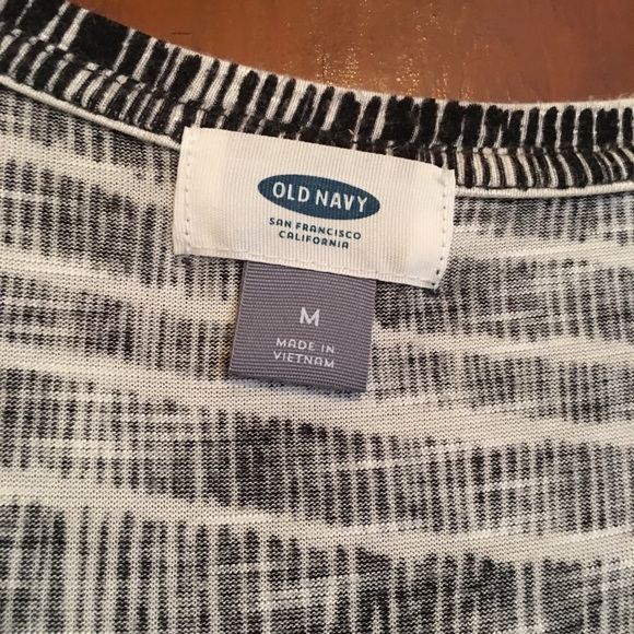 Black and White Old Navy top - Picture 3 of 3