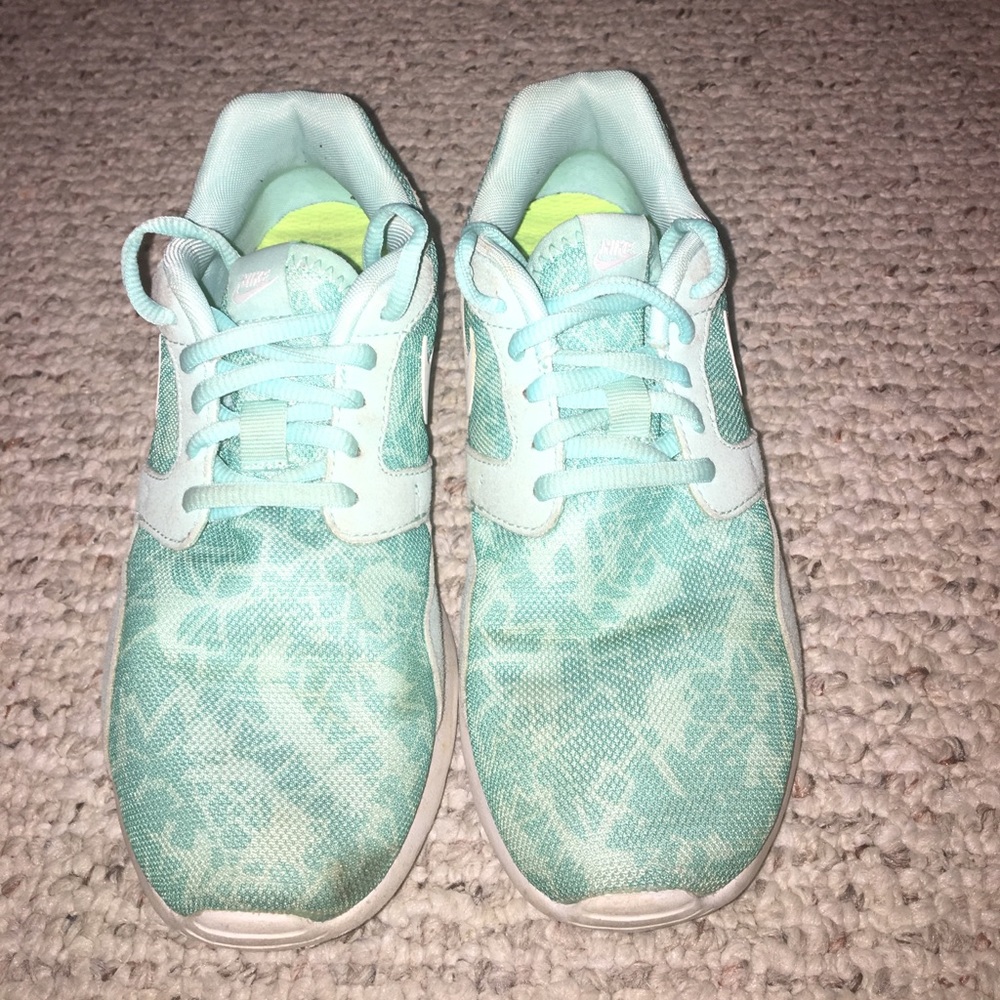 Cute tennis shoes!!