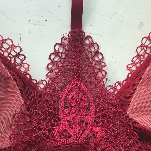 Victoria secret Red lace racerback bra – L - Picture 3 of 7