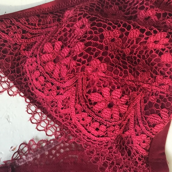 Victoria secret Red lace racerback bra – L - Picture 5 of 7