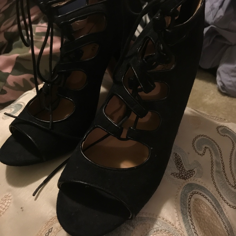 Black Heels 8.5