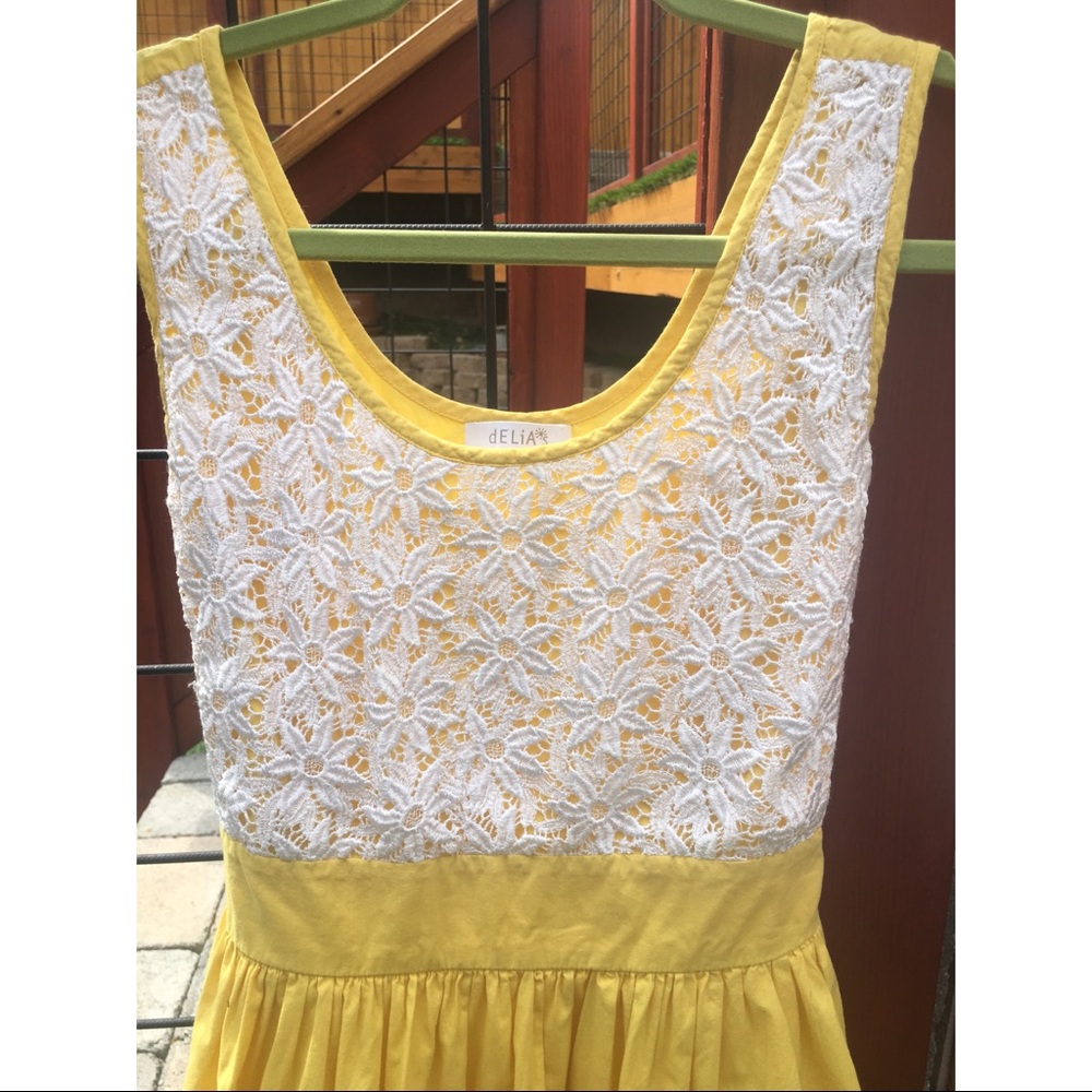 Delia's daisy dress size M 🌻 - Picture 2 of 5