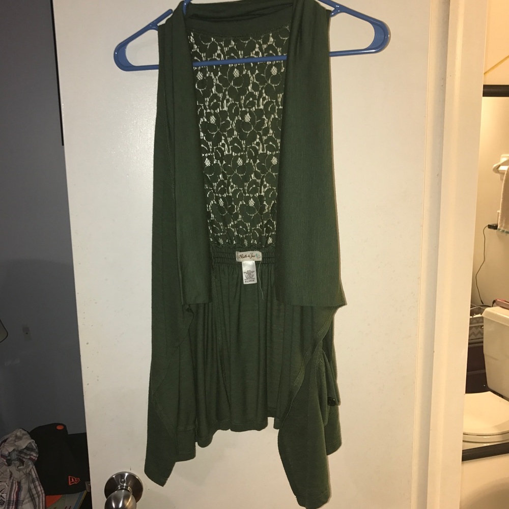 Evergreen sleeveless cardigan