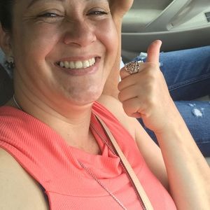 Meet your Posher, Yari