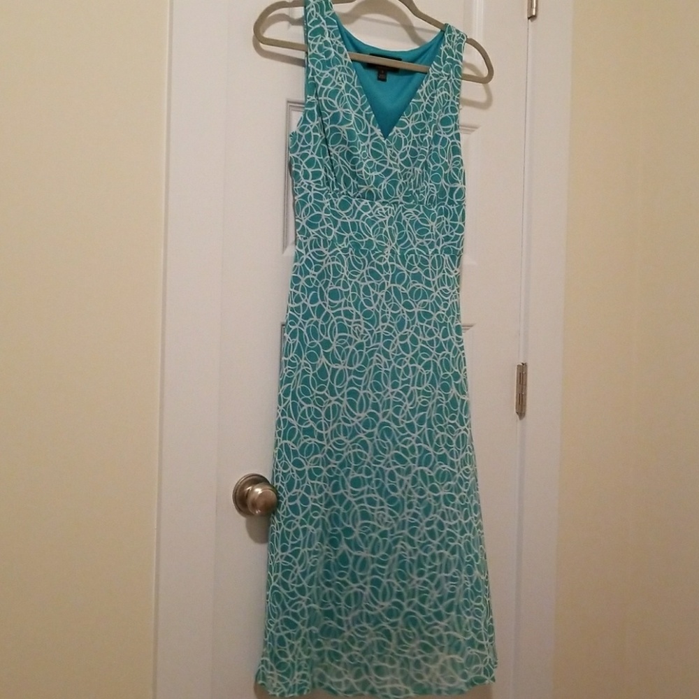 Flowly dress with chiffon overlay