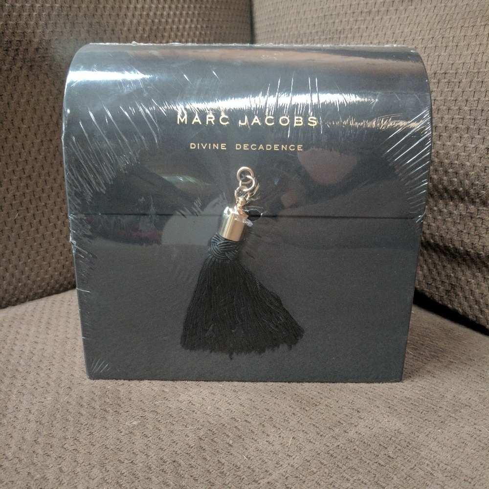 Marc Jacobs Divine Decadence fragrance set