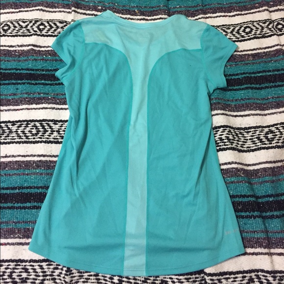 NWT Tiffany Blue Nike Running T Shirt Sz Medium - Picture 3 of 3
