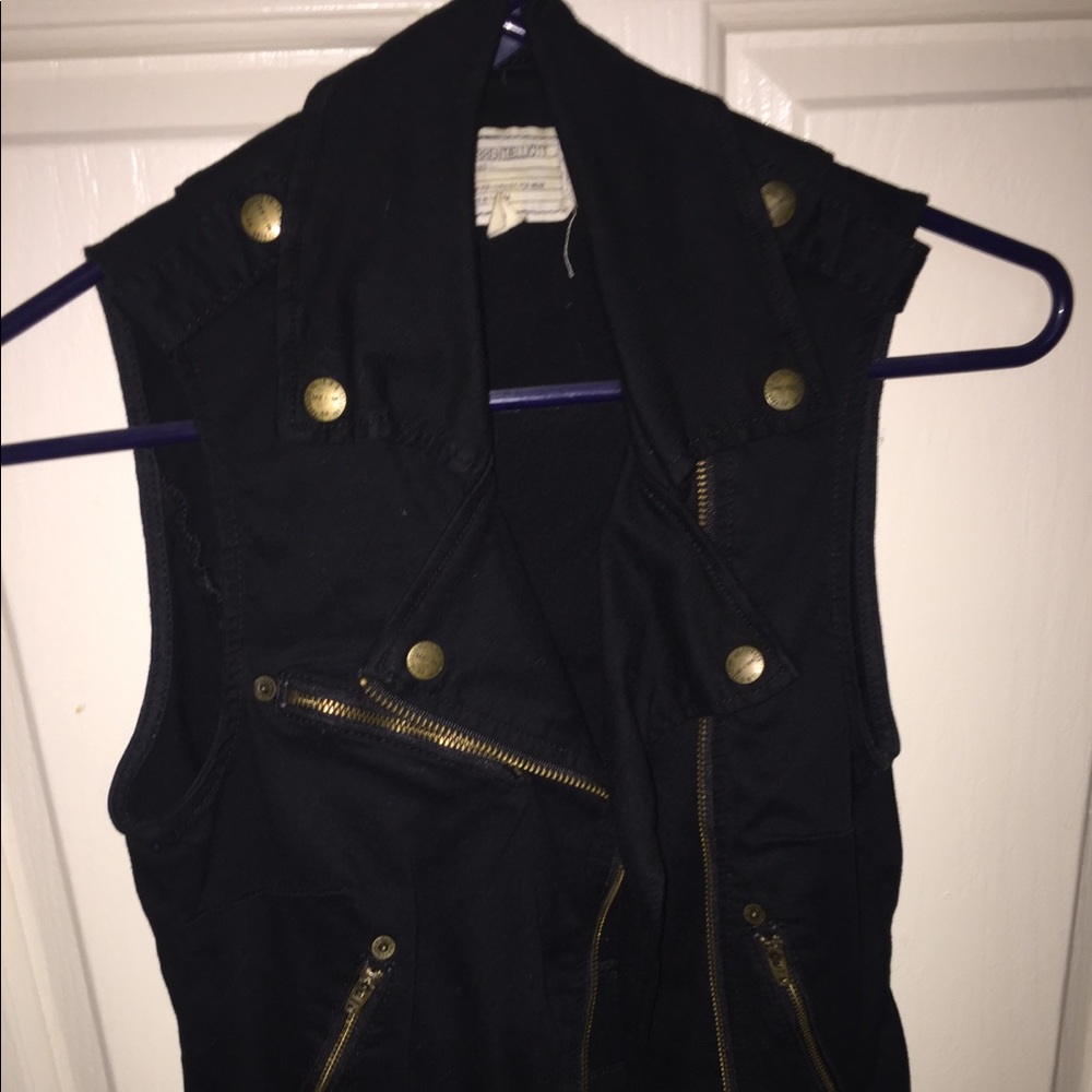 Current Elliott vest