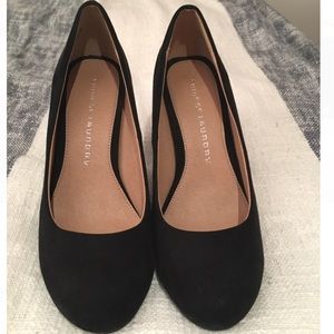 Black Velvet/suede thick heeled pumps