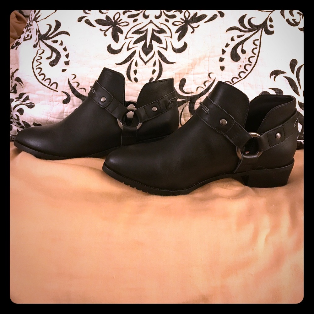 Kelsi Dagger Ankle Booties