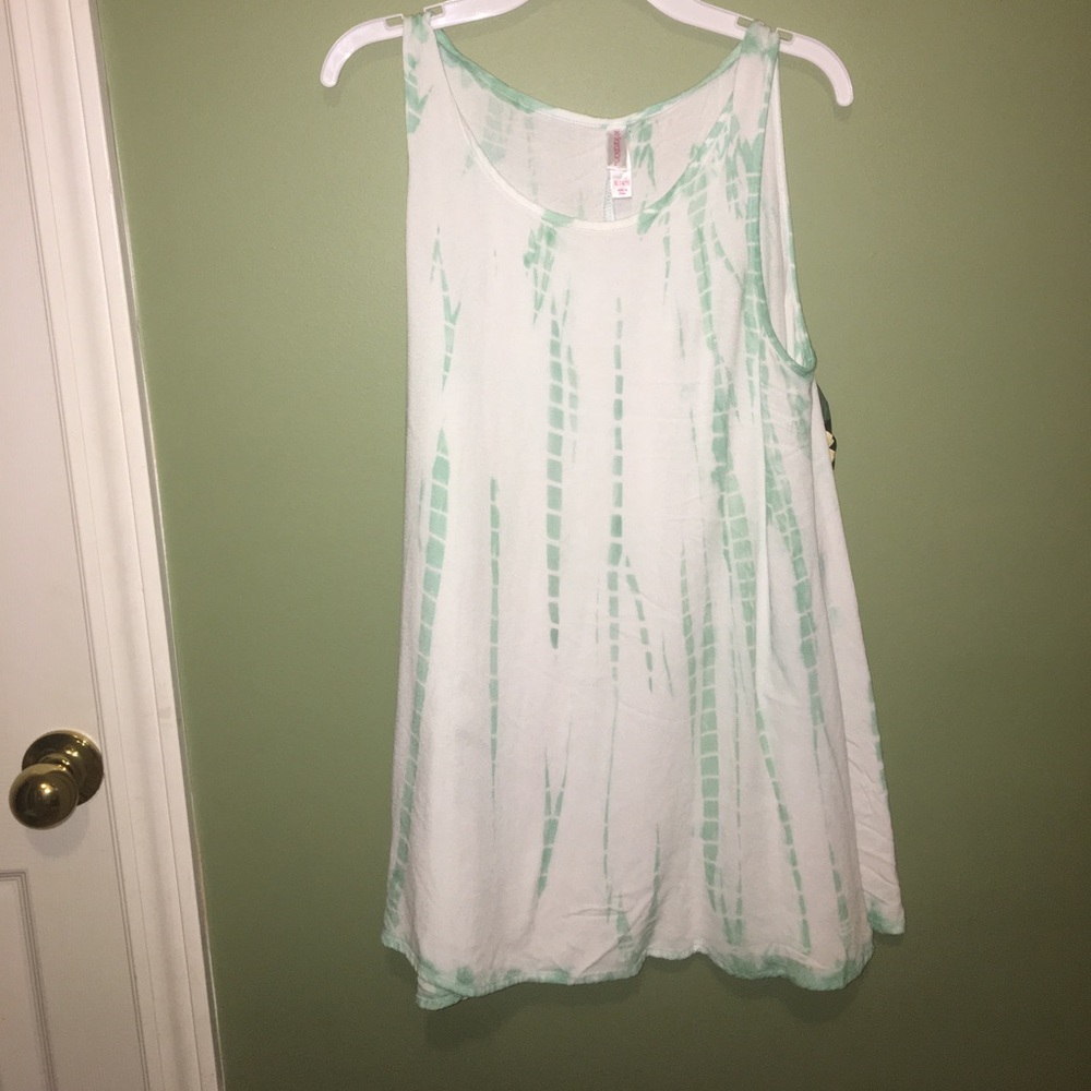 Cut tank top