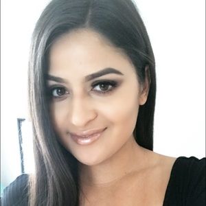 Meet your Posher, Carina