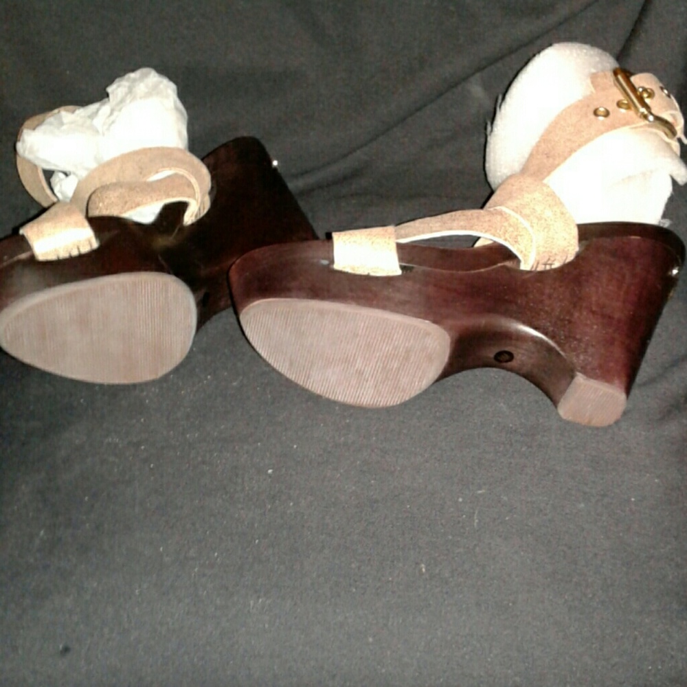 Shoes - Picture 3 of 3