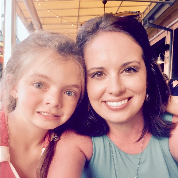 Meet your Posher, Andria - Picture 1 of 1