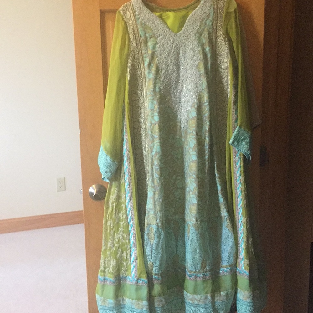 Sana safinaz suit/ shalwar kameez