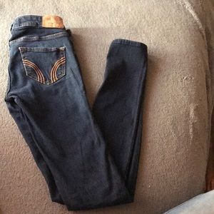 Hollister Women's Dark Wash Skinny Jeans.